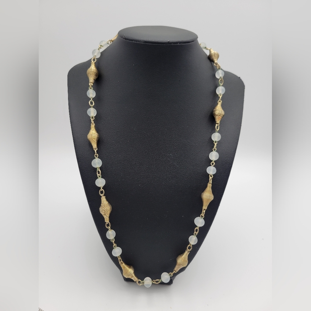 Vintage Gold tone and cream Beaded Unmarked Necklace